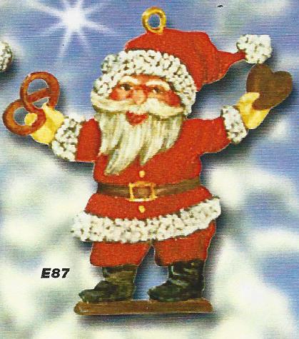 HME87 Santa with Pretzel & Heart cookie-ornament